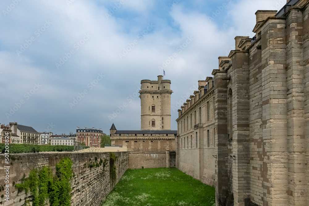 Obraz premium Vincennes in France, the beautiful French royal castle in the center 