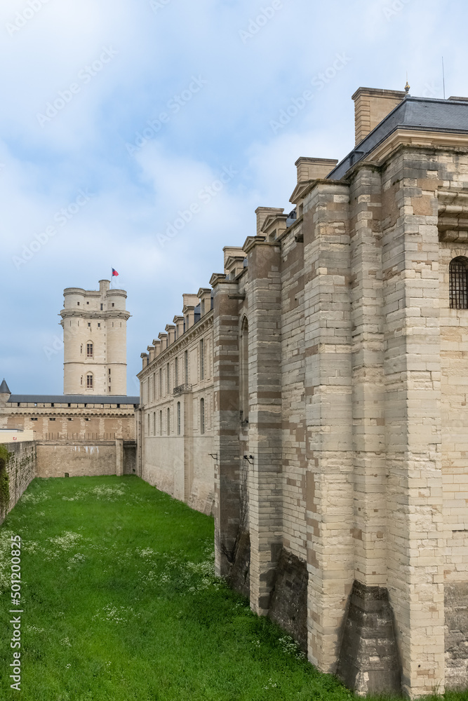Obraz premium Vincennes in France, the beautiful French royal castle in the center