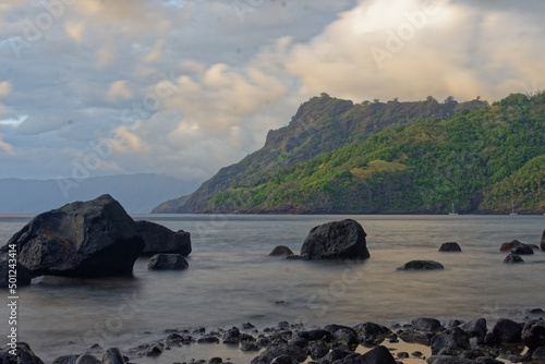 baie hapatoni, ile de tahuata, iles marquises, polynesie francaise photo