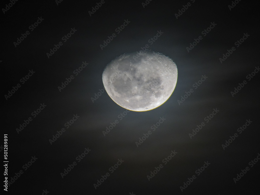 Naklejka premium full moon in the night sky