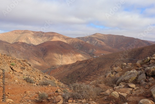 Fototapeta Naklejka Na Ścianę i Meble -  Górzysty krajobraz wyspy Fuerteventura