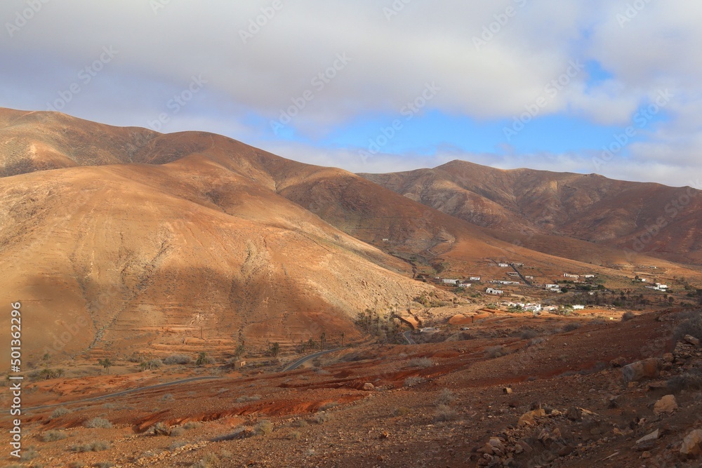Pustynny krajobraz wyspy Fuerteventura 