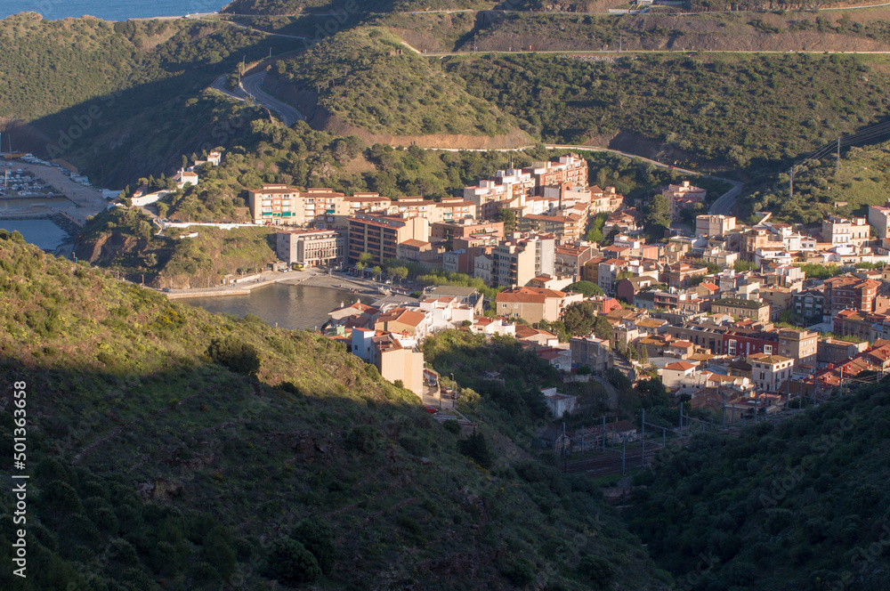Fototapeta premium Portbou, Gerona, Costa Brava, pueblo costero, Cataluña, España