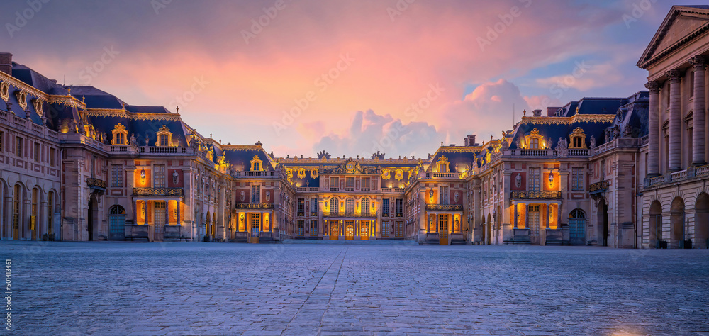 Obraz na płótnie Entrance of Chateau de Versailles, near Paris in France w salonie