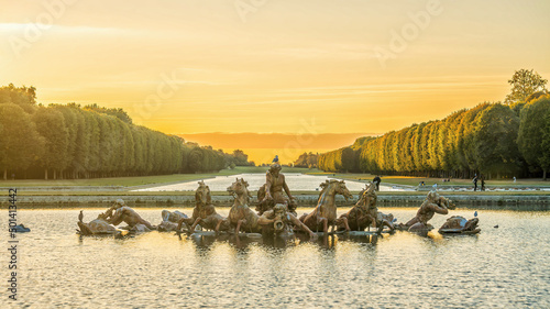 Cuadro en lienzo Garden of Chateau de Versailles, near Paris in France