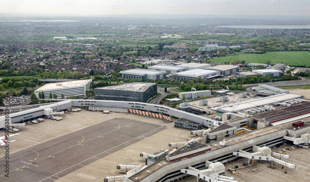 Aerial view of Heathrow Airport Terminal 4 with hotels - obrazy, fototapety, plakaty 