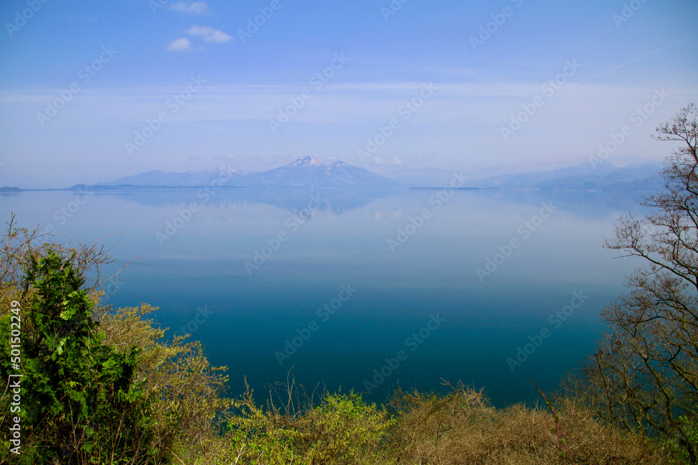 猪苗代湖と磐梯山（福島県郡山市・湖南町）