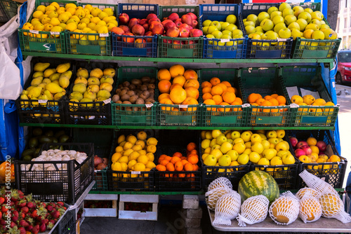 Fototapeta Naklejka Na Ścianę i Meble -  Various fruits are on sale in the street vendor