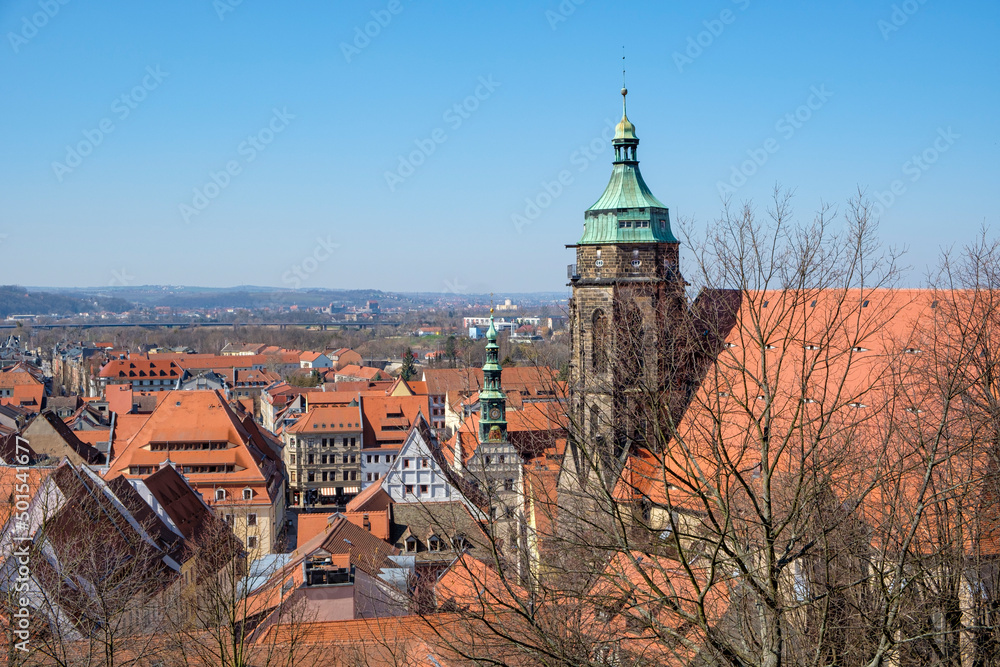 Fototapeta premium Pirna, Blick vom Schloss Sonnenstein auf Marienekirche, Sachsen, Deutschland