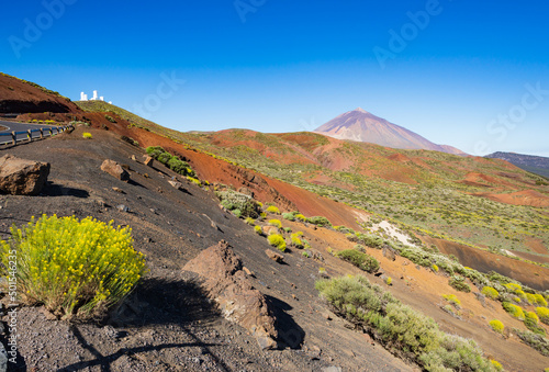 Obraz na płótnie Teide Vulkan mit Sternwarte auf der kanarischen Urlaubsinsel Teneriffa, Spanien w salonie
