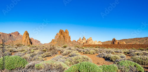 Typische Landschaft im El Teide Vulkankrater um den Roques de Garcia auf der kanarischen Insel Teneriffa, Spanien