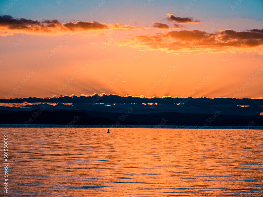 Naklejka premium wunderschöner Sonnenuntergang am Meer in Australien