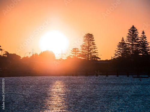 wunderschöner Sonnenuntergang am Meer in Australien