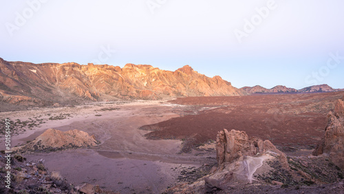 Obraz na płótnie Sonnenaufgang über dem Vulkankrater des El Teide auf der kanarischen Insel Teneriffa, Spanien w salonie