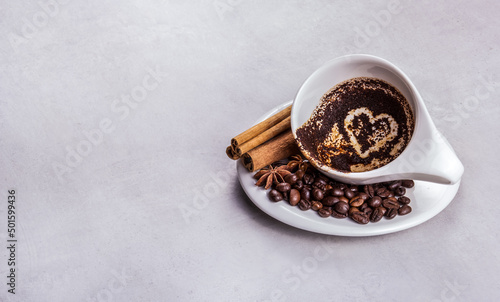 Obraz na płótnie Cup with coffee grounds and heart. Love prediction w salonie