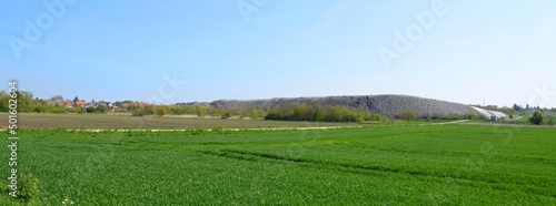 Landschaft Ronnenberg mit Feldern und Kalihalde, Region Hannover, Niedersachsen