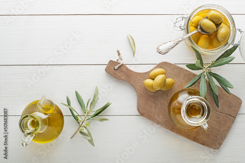 Olives olive oil