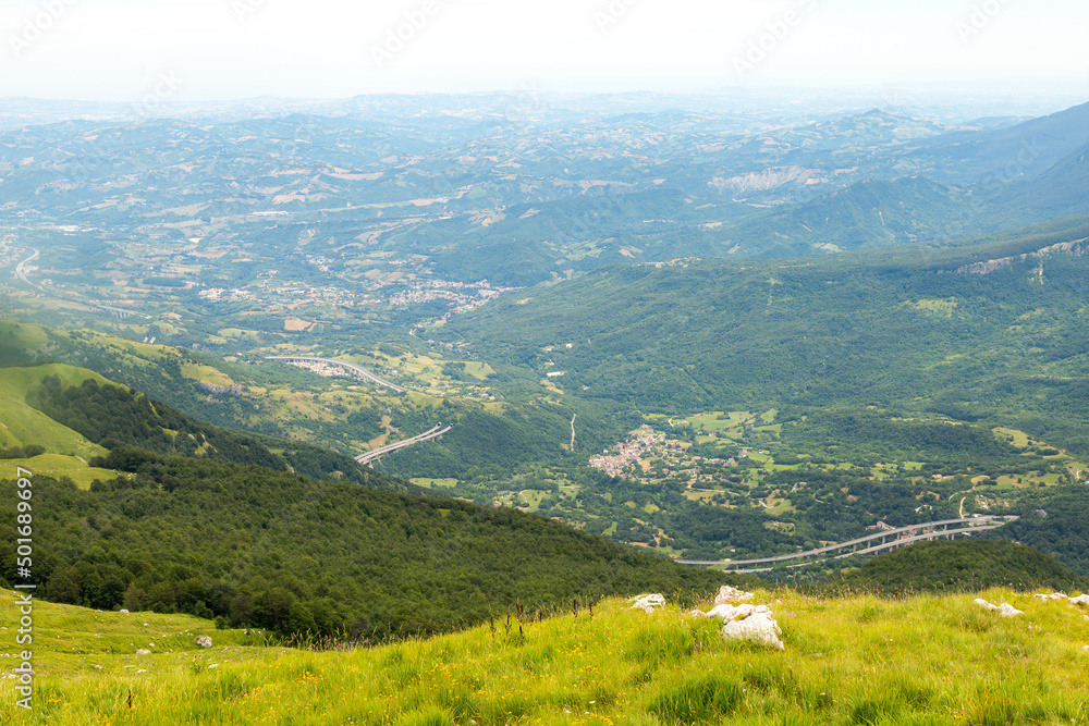 Obraz premium Il panorama dalla Madonnina a Prati di Tivo sul Gran Sasso