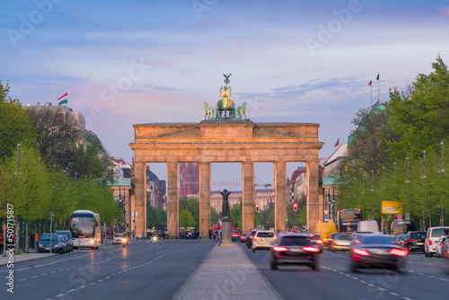 The Brandenburg Gate in Berlin at sunset Fototapet