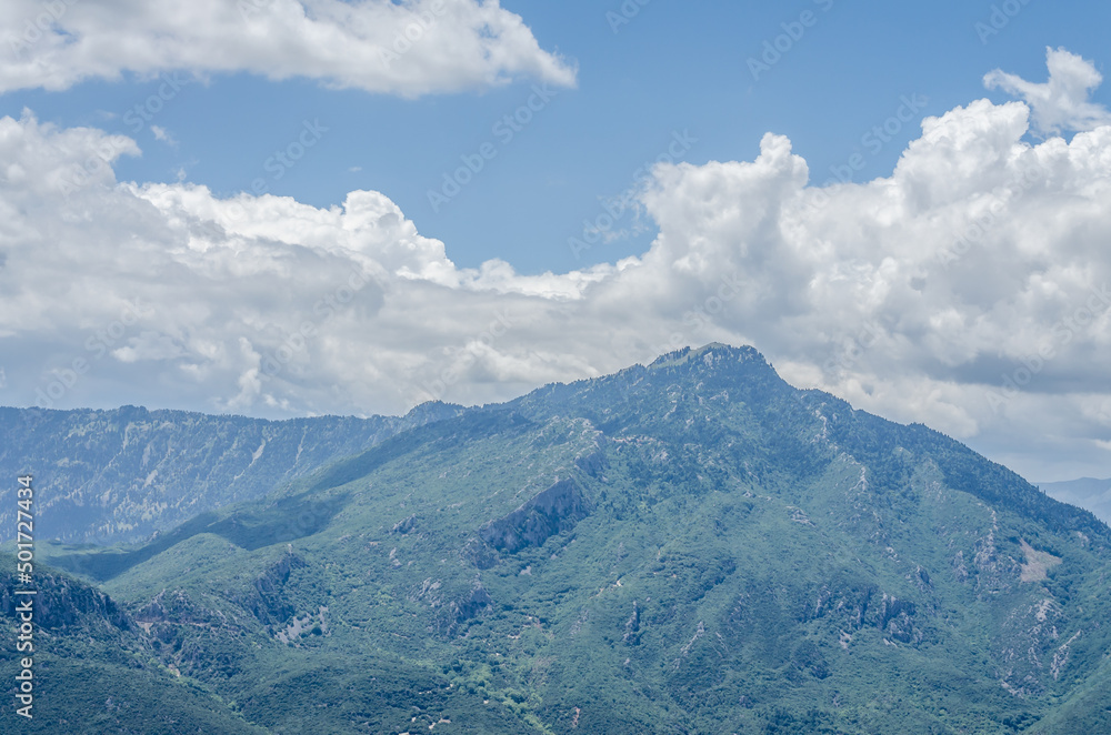 Fototapeta premium Mount Meteora near the Greek city of Kalambaka, in western Thessaly. View of Mount Meteor near the city of Kalambaka, in western Thessaly, Greece. 