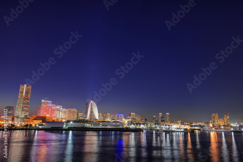 Wallpaper Mural 大桟橋からのみなとみらい夜景 Torontodigital.ca