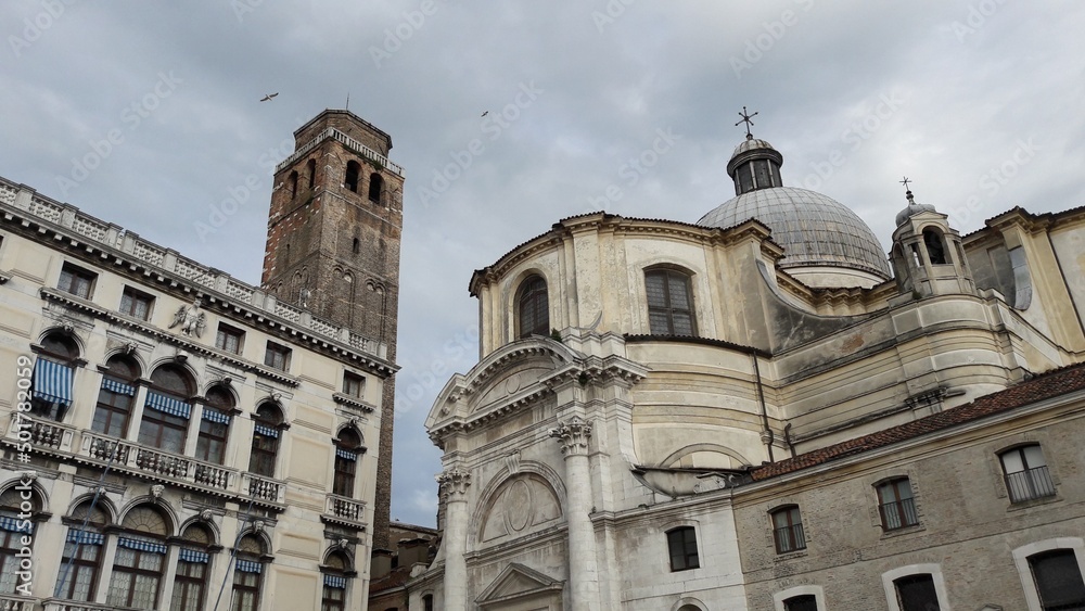 Florence, Alperen Yıldırım