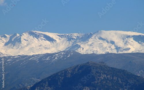 sommet de la sierra nevada en Espagne depis le palais de grenade © Lotharingia