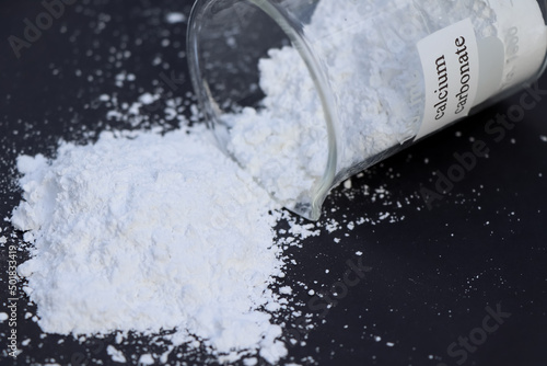 Foto Calcium Carbonate is used in laboratory or in the industry