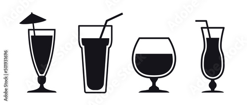 Cocktails and longdrinks beverage glasses icons