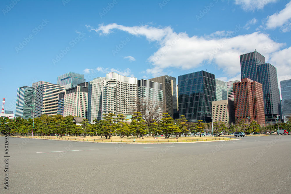 Skyline of Marunouchi district, viewed from Imperial Palace in Chiyoda City special ward located in central Tokyo, Japan Skyline of Marunouchi district, viewed from Imperial Palace in Chiyoda City special ward located in central Tokyo, Japan