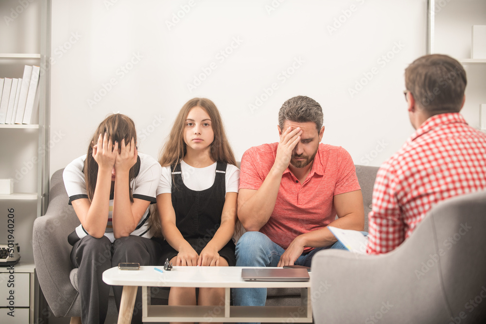 psychologist give family therapy for dad mom and daughter girl, consultant psychologist give family therapy for dad mom and daughter girl, consultant