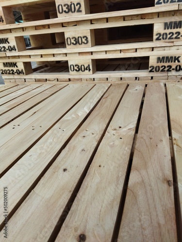 wooden pallets for industrial use