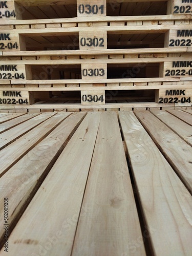 wooden pallets for industrial use