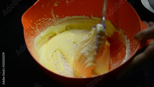 cream with lemon