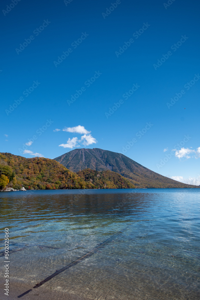 中禅寺湖と男体山 中禅寺湖と男体山