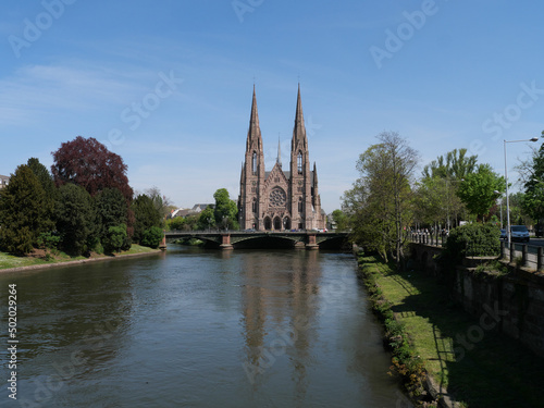 Neugotische Kirche Église réformée Saint-Paul in an der Ille in Straßburg (Elsass, Frankreich) photo