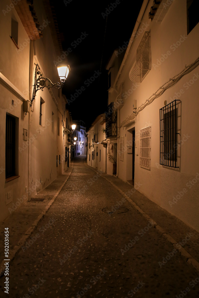 Narrow streets and whitewashed facades in Altea