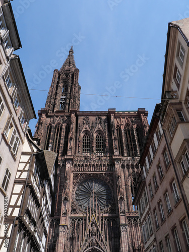 Südwest Seite des Straßburger Münsters (Straßburg, Elsass, Frankreich) mit Hauptportal und Rosette