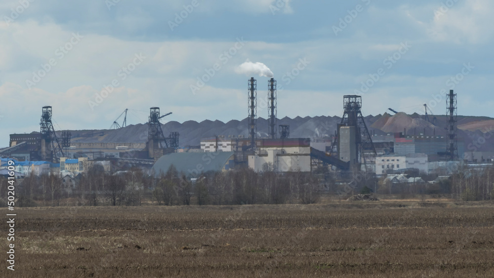 Koper for raising ore. Mine buildings. Technology to extract the mineral from underground. Mining. Potassium salt. Koper for raising ore. Mine buildings. Technology to extract the mineral from underground. Mining. Potassium salt.