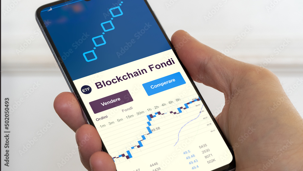 Investi in un ETF blockchain. Diversifica il tuo investimento ottieni visibilità su un tema blockchain fundo. Acquista un fondo etf di borsa. Testo in italiano. Investi in un ETF blockchain. Diversifica il tuo investimento ottieni visibilità su un tema blockchain fundo. Acquista un fondo etf di borsa. Testo in italiano.