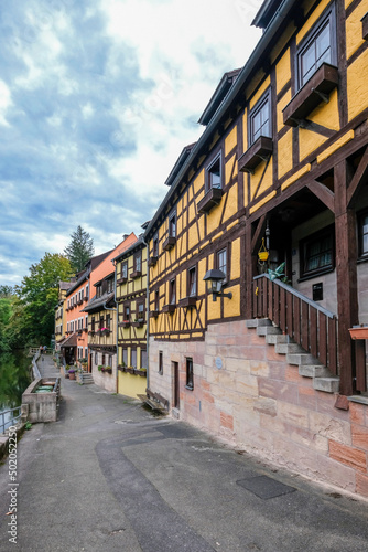 Historische Häuser in Stein bei Nürnberg nähe der Fabrik am Fluss gelegen