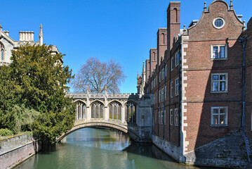 Fototapete Seufzerbrücke Seufzerbrücke Cambridge malerischer Flussbogen  © Roberto Lo Savio