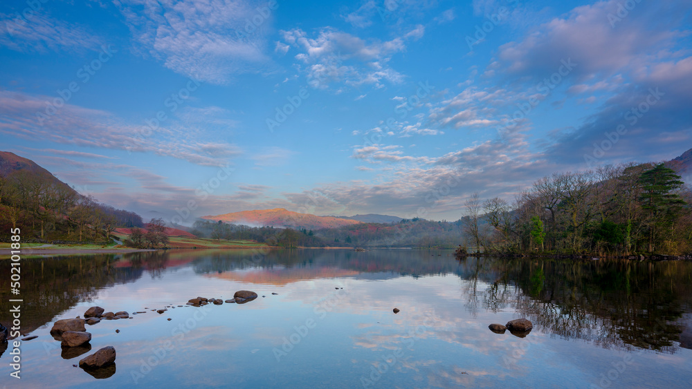 Fototapeta premium Spring sunrise over Rydal Water in the Lake District National Park