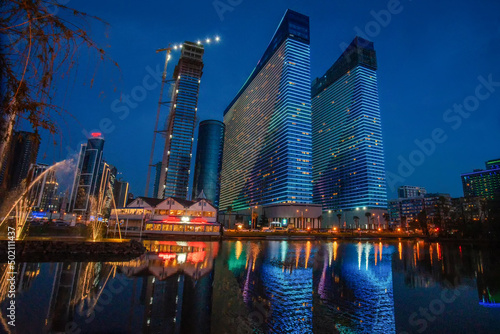 Quadro su tela Orbi Beach Tower Batumi Aparts in evening