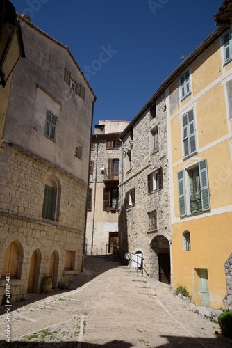 ruelle d'un village perché de la Côte d'Azur