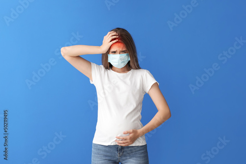 Pregnant woman in medical m...