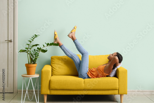 African-American teenage gi...