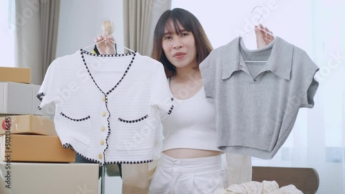 Female Live broadcast selling online clothes at home