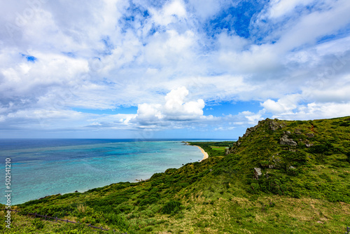 青い海と緑の山　平久保崎　石垣島　沖縄
