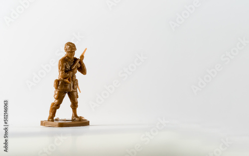 Canvastavla Regular soldier troop isolated standing position  toy soldier brown